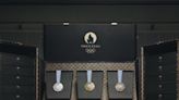 Luxo no esporte: Louis Vuitton patrocina Olimpíada de Paris e exibe marca até nas malas que transportam medalhas