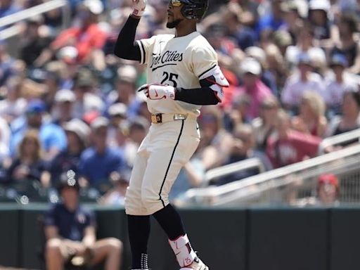 Vázquez homers in 9th inning to give Twins 3-2 win over Astros