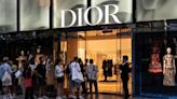 Vom Burberry-Schal bis Dior-Handtasche: Darum sind Luxusmarken in Japan gerade so billig für Touristen aus China