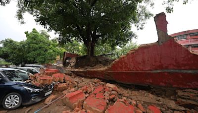 Delhi Rains LIVE: Woman, child die after falling in flooded drain in Ghazipur