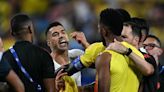 Cómo comenzó el tenso cruce entre Luis Suárez y Yerry Mina, que terminó con el escándalo generalizado entre Colombia y Uruguay por la Copa América