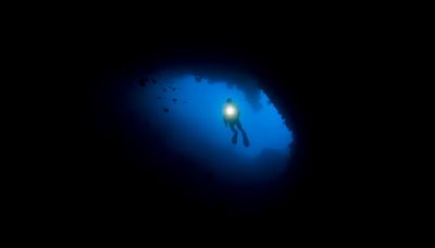 Une mission scientifique veut plonger au fond d'un des trous bleus les plus profonds du monde