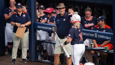 Mickey Dean era with Auburn softball comes to close in loss to FSU at Tallahassee Regional
