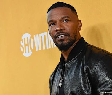 Jamie Foxx returns to comedy for first time since medical emergency