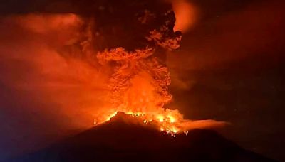 萬人撤！印尼火山「5次大爆發」恐釀海嘯 百年前奪400命 - 國際