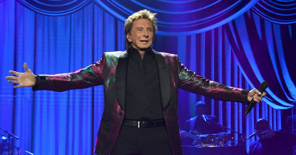 Barry Manilow 'bidding farewell' to UK as emotional final concerts kick off