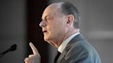 Rex Murphy, a Dominant Pundit on the Right in Canada, Dies at 77