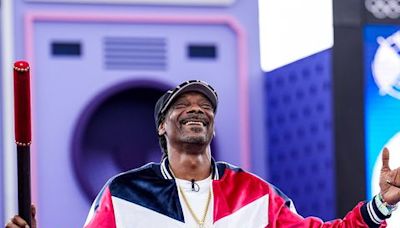 Snoop Dogg Is Patriotic in Paris, Plus Vanessa Bryant, Keanu Reeves, Maggie Rogers and More