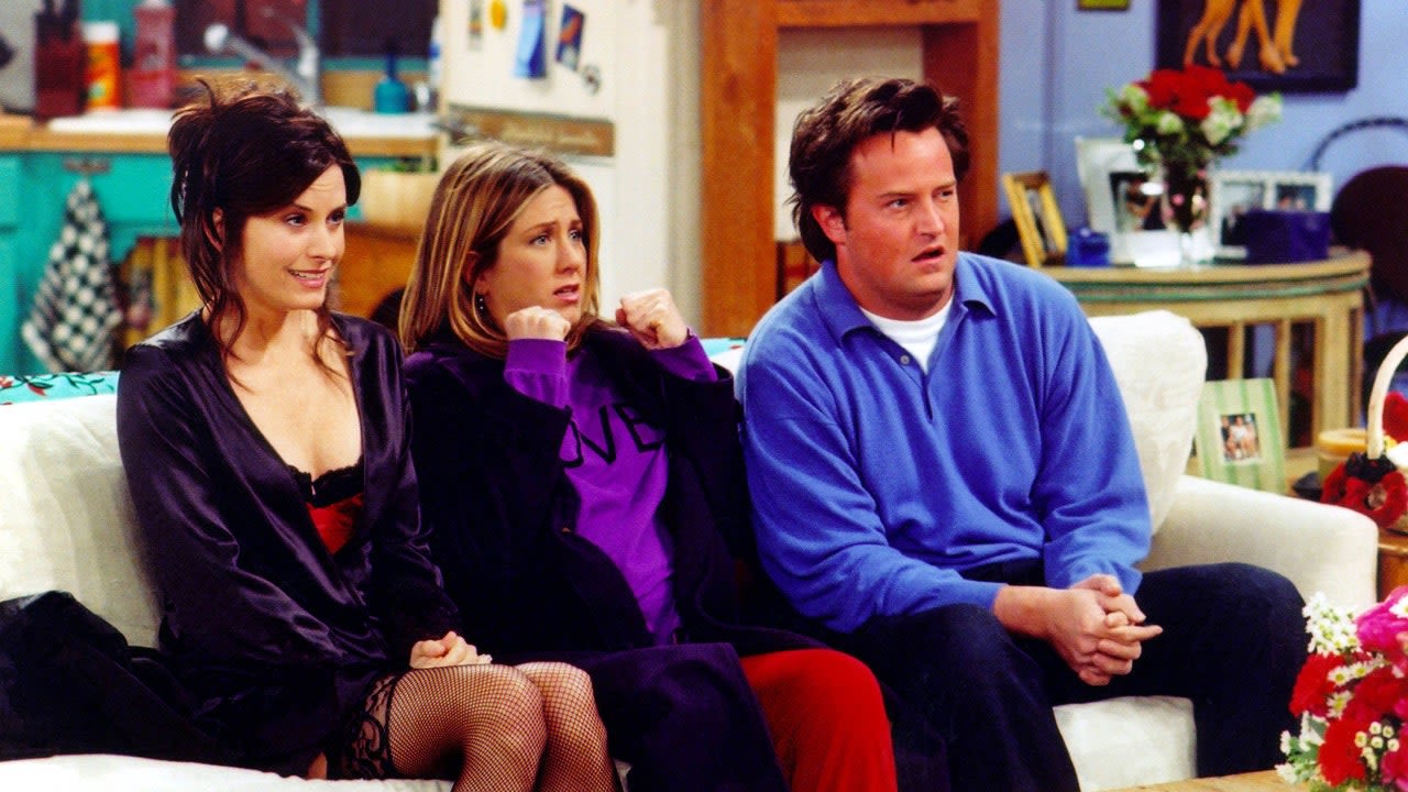 'Friends' star Jennifer Aniston breaks down in tears talking about hit show after Matthew Perry's death