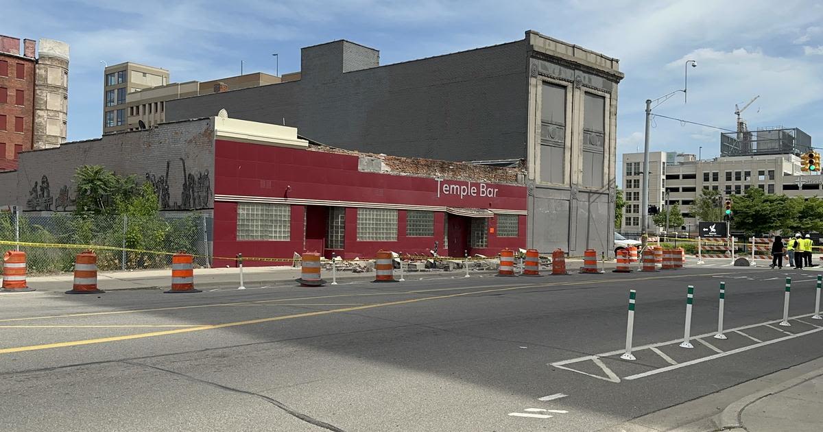 Detroit's Temple Bar closed after building partially collapses