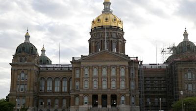 Iowa bill hiking fines for open meeting violations headed to governor