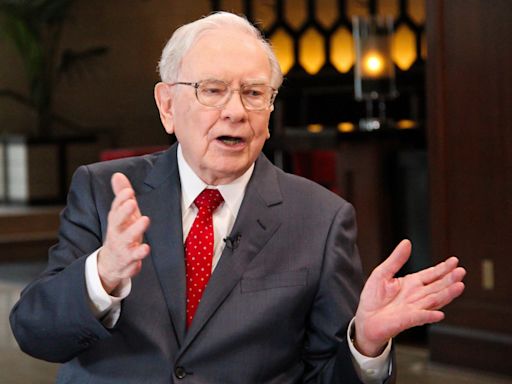 Analysts weigh in on Warren Buffett's Berkshire Hathaway ahead of its meeting