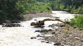 Intervienen río Chucurí en Santander para evitar inundaciones en fincas y viviendas
