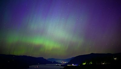 Maps show where millions in U.S. could see northern lights this weekend