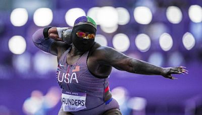 ‘I want to encourage other women’: US star Raven Saunders wears mask and sunglasses in shot put semifinals | CNN