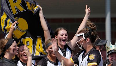 Which central Ohio high school softball teams won OHSAA regional semifinals?