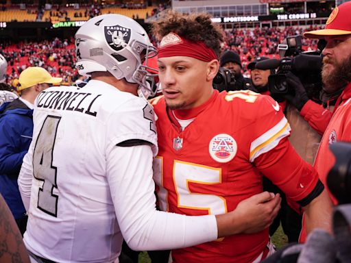 The Raiders mocking Patrick Mahomes with a Kermit the Frog puppet doesn't seem smart