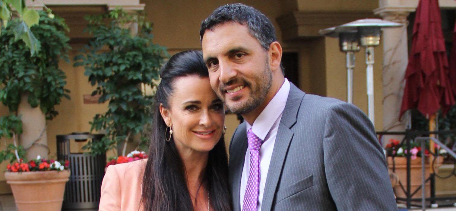 Kyle Richards & Mauricio Umansky Unite Again For Family Dinner Amid Separation