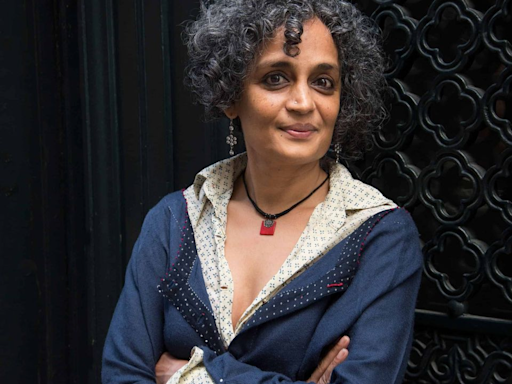 Arundhati Roy’s Debut Memoir 'Mother Mary Comes to Me' Set for Release in September 2025