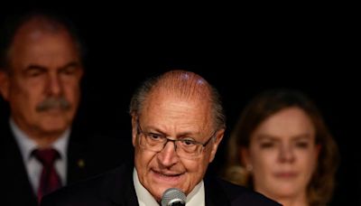 Alckmin diz que juros deveriam ser reduzidos e espera corte na Selic em julho Por Reuters