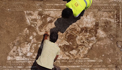 Documentário mostra descoberta de mosaico romano com luta de centauros