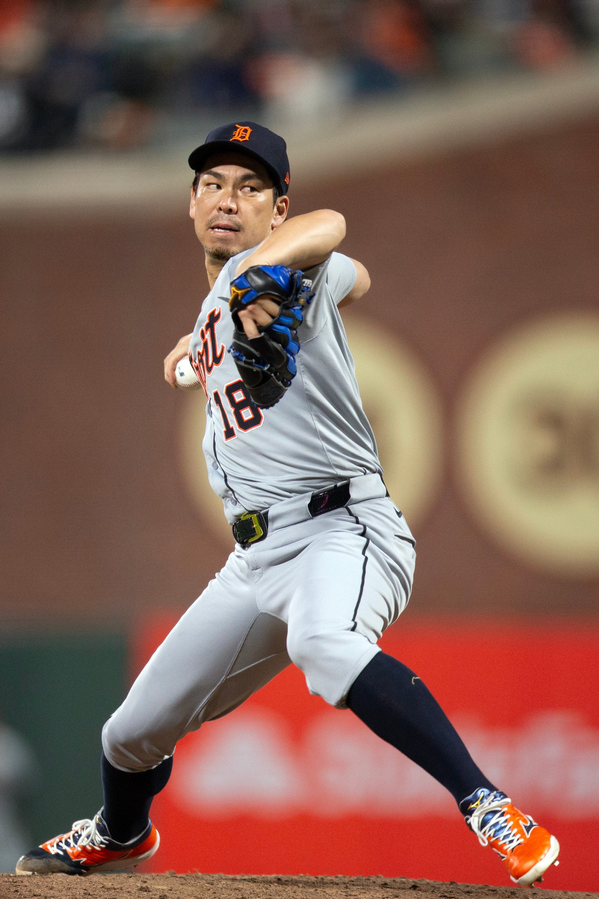 Detroit Tigers flirt with combined no-hitter, then fall apart in 3-2 loss to Giants