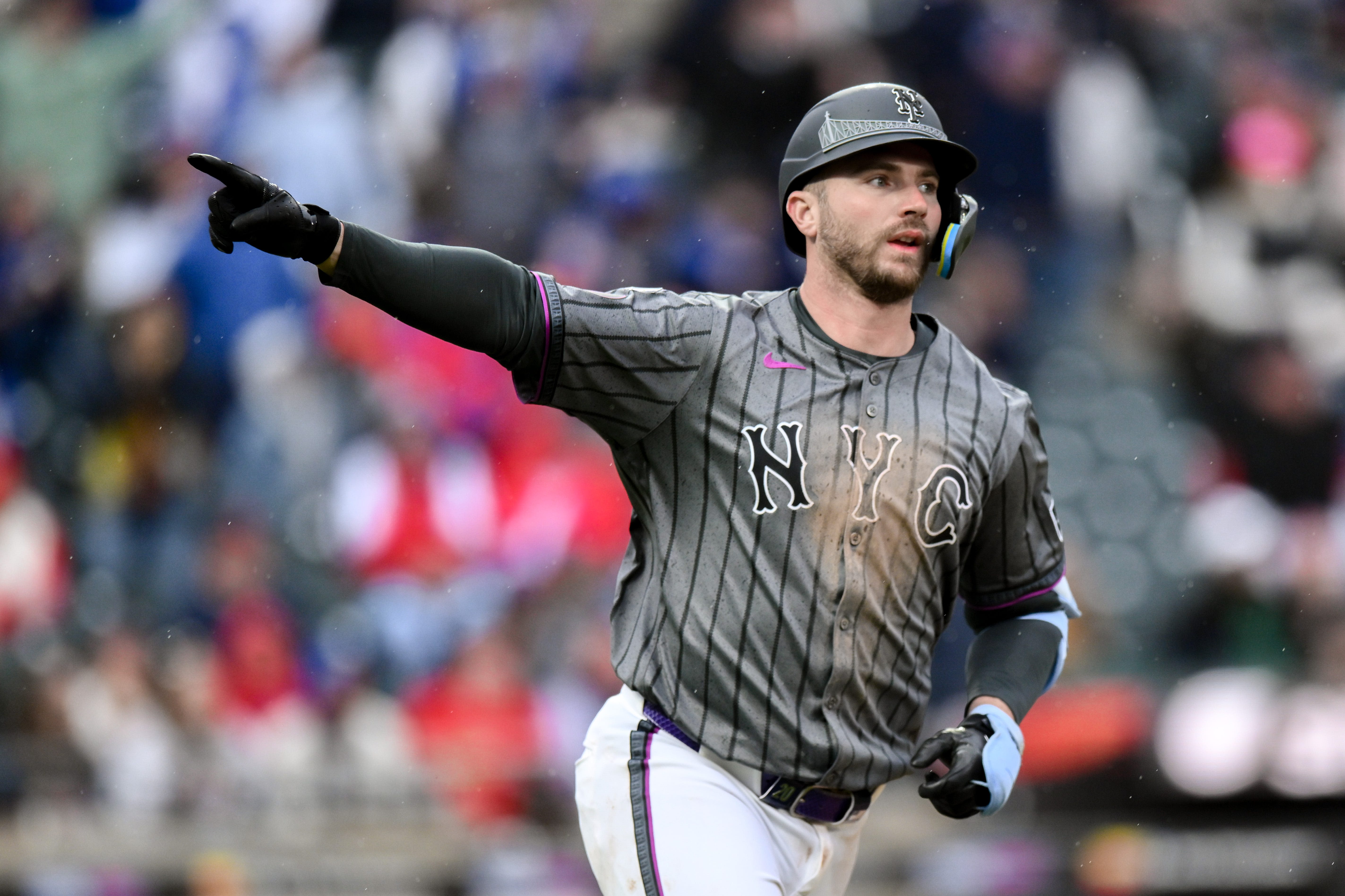 What Pete Alonso had to say about becoming fourth Mets player to collect 200 home runs