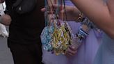 Las pulseras de los swifties, el accesorio que llevarán todos en el concierto: "Las intercambiamos"