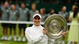 Vondroušová sorprende y gana Wimbledon al superar a Jabeur