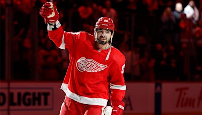 Sharks acquire veteran D-man, 2024 draft pick from Red Wings