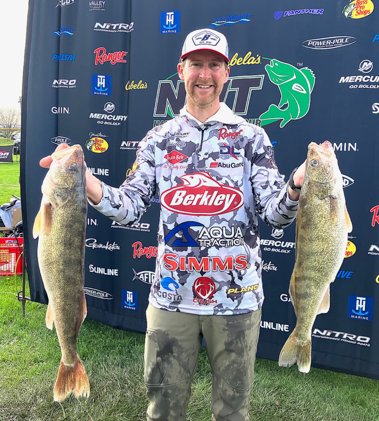 Iowan beats wind, weather for Lake Erie walleye victory: NE Ohio fishing report