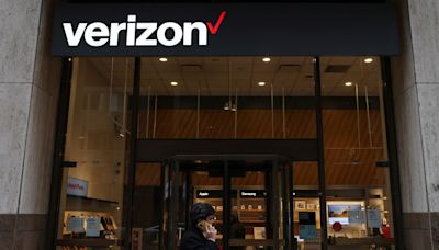 Verizon set to buy Frontier Communications in $20 billion deal