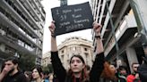 Protestas multitudinarias en Grecia en el aniversario del accidente de tren con 57 muertos