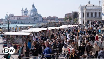 「讓遊客回家去！」- 過度觀光令歐洲熱門城市居民不堪重負 – DW – 2024年7月14日