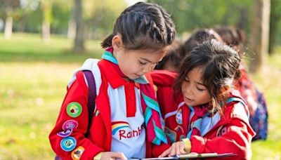 Girl Guides veto pink uniform because it 'reinforces gender stereotypes'