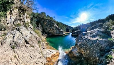 La piscina natural de Zaragoza que es perfecta para el verano y cuenta con una ruta fluvial a lo largo del río