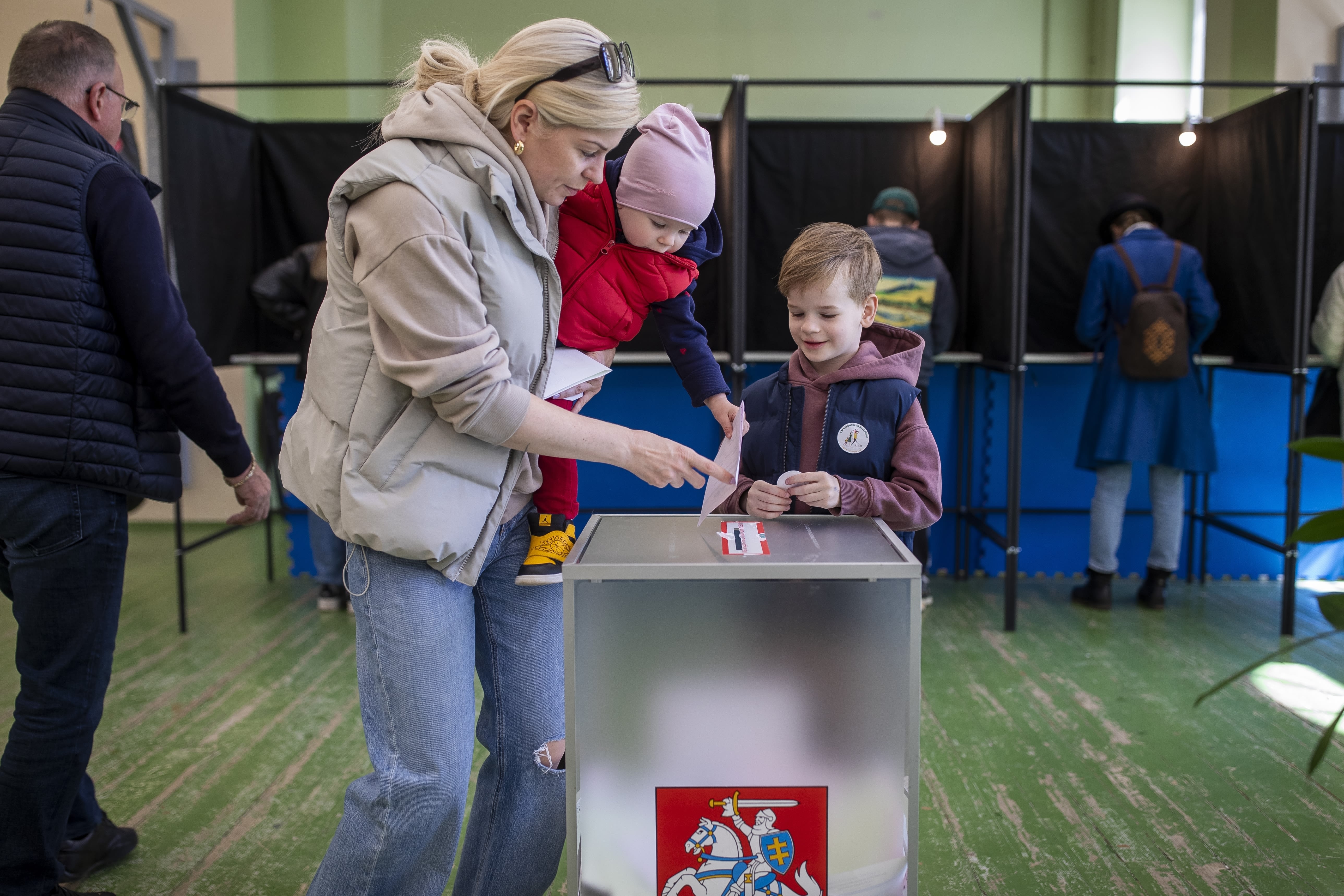 Lithuanians vote in a presidential election as anxieties rise over Russia and the war in Ukraine