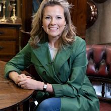 Deal Hunt'& 27; s Christina Trevanion wows fans with sensational breeze ...