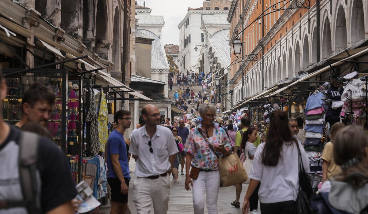 In world first, Venice to try out daily admission tickets for tourists