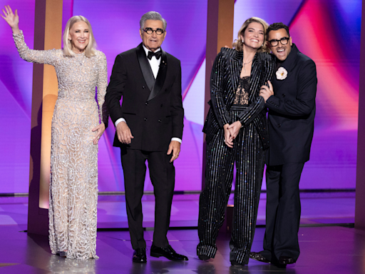 'Schitt's Creek' Fans Are Sobbing Over Cast Emmys Reunion