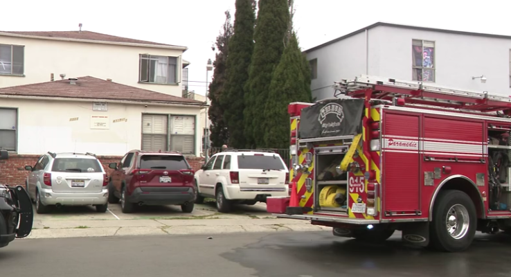 Fire erupts at apartment complex in Colina del Sol