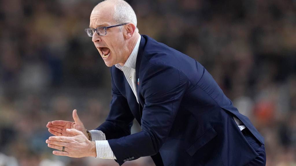 Dan Hurley denied 'conspiracy' that he leveraged the Lakers to get more money from UConn