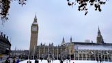 Snow wreaks havoc on travel in London; 3 kids die after falling in lake
