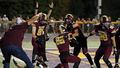 Walsh Jesuit vs. St. Ignatius football: Warriors score six unanswered TDs in romp of Wildcats