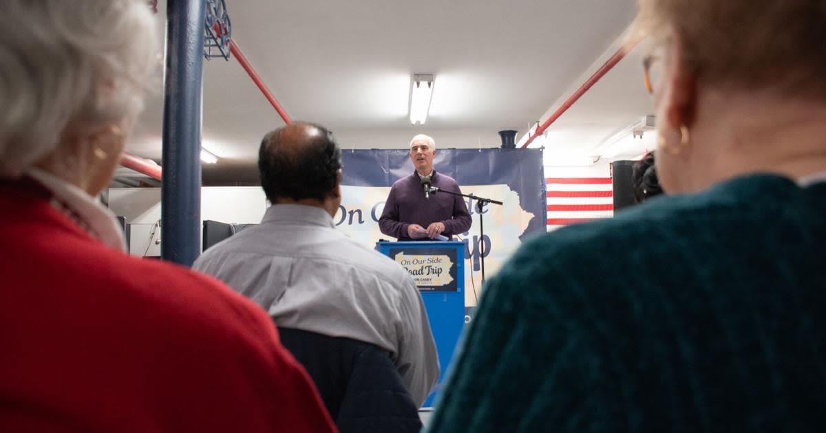 Protestors calling for cease-fire in Gaza interrupt Sen. Bob Casey’s visit to Lancaster city