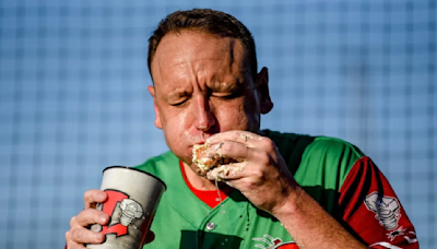 Joey Chestnut Just Ate 57 Hot Dogs on YouTube Livestream, Clowned Fourth of July Coney Island Event | Deadspin.com