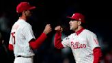 Rhys Hoskins homers as Nola, Phillies beat Braves 9-1