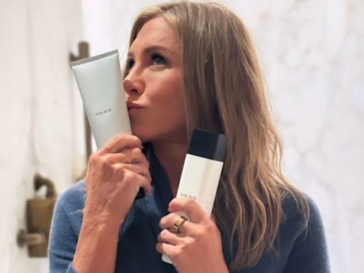 Jennifer Aniston’s LolaVie hair care line just launched its “final step” | CNN Underscored