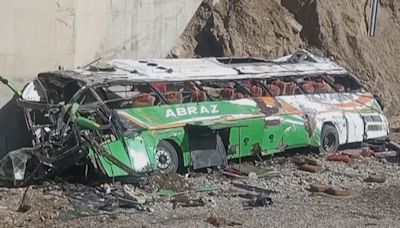 巴基斯坦巴士失控墜入山溝 至少28人死亡