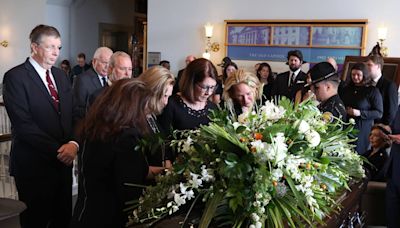 More than 500 people honor former Florida senator, governor Bob Graham at old Capitol